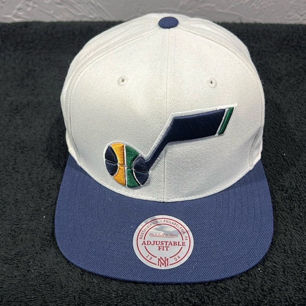 🏀 “NWT” Vintage UTAH JAZZ NBA Mitchell & Ness White/Navy Throwback Snapback HAT